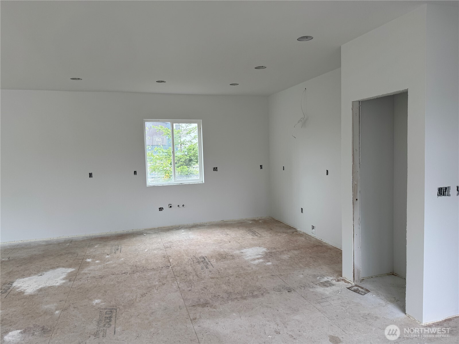 225 N 54th Place