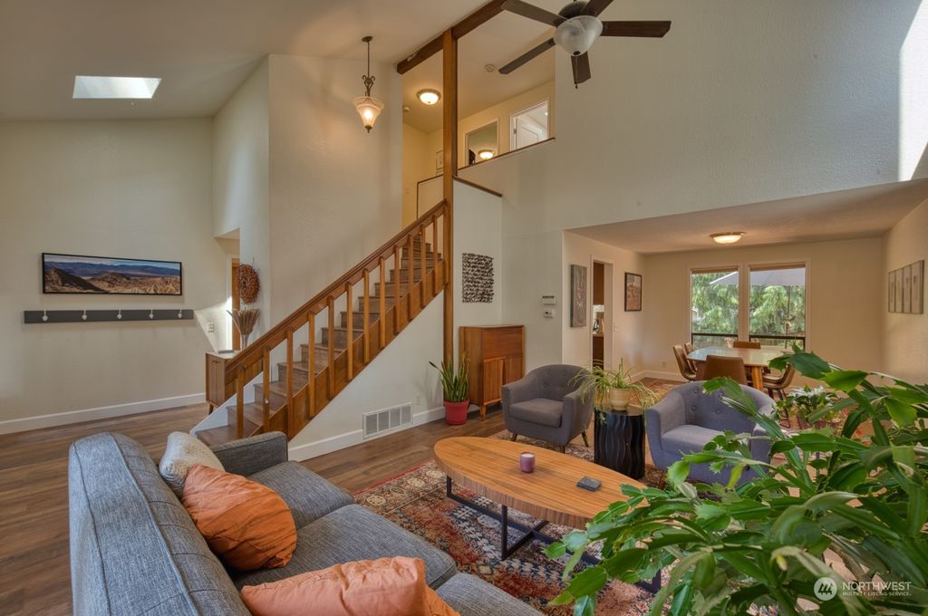 Photo of 5027 136th Street SE, Snohomish, WA 98296 (MLS # 2138045)