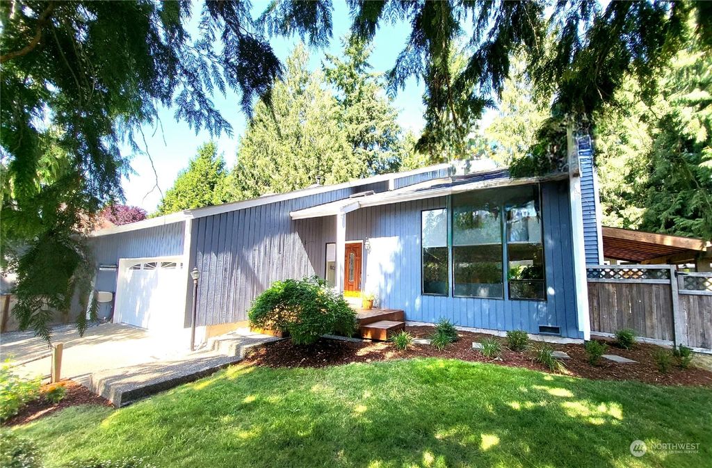 Photo of 5027 136th Street SE, Snohomish, WA 98296 (MLS # 2138045)