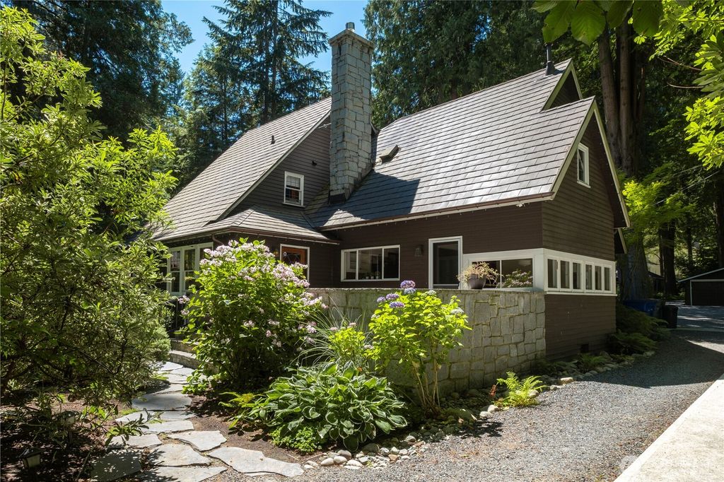 Photo of 18269 35th Avenue NE, Lake Forest Park, WA 98155 (MLS # 2407011)