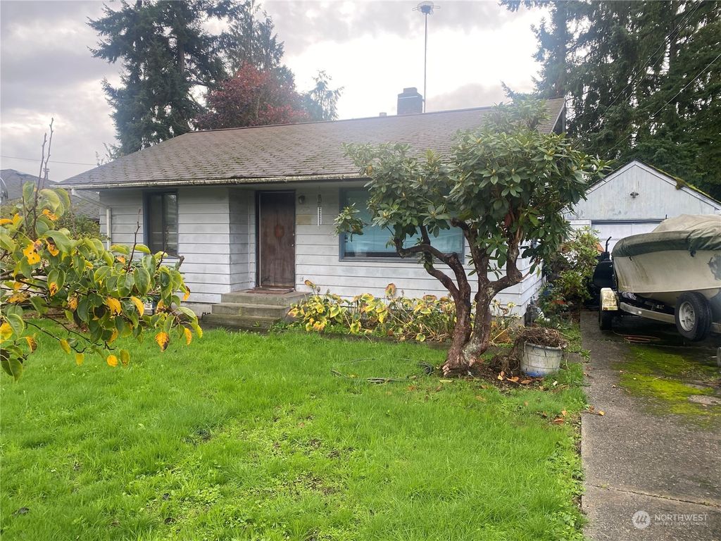 Photo of 420 61 SE, Everett, WA 98203 (MLS # 2203814)