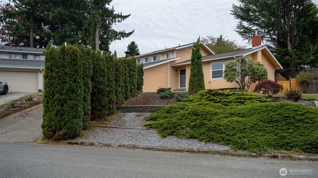 Photo of 21043 120th Place SE, Kent, WA 98031 (MLS # 2445791)
