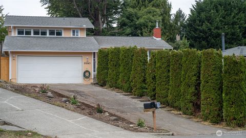 Photo of 21043 120th Place SE, Kent, WA 98031 (MLS # 2445791)