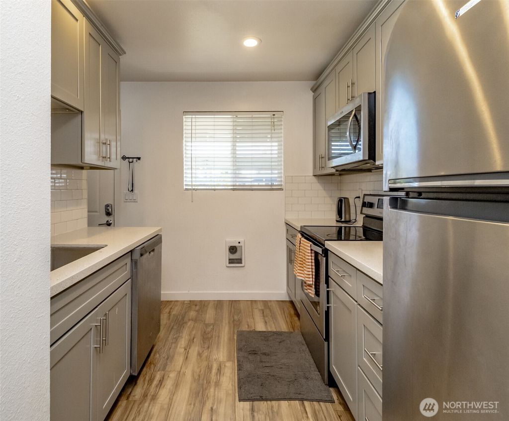 Photo of 12416 SE 272nd Pl # C, Kent, WA 98030 (MLS # 2496291)