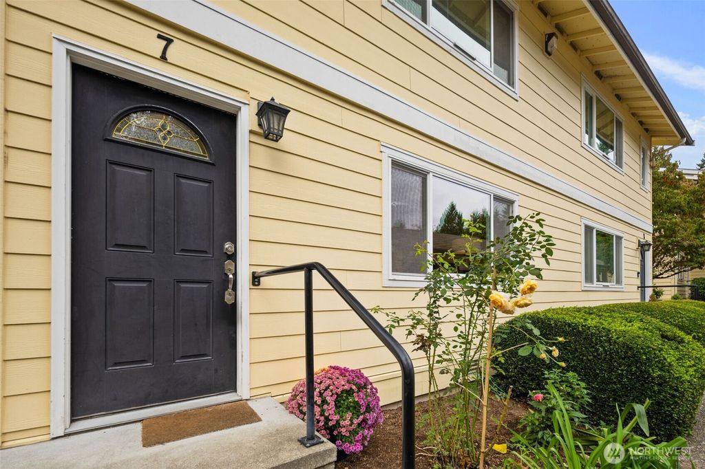 Photo of 14606 NE 51st Street #C7, Bellevue, WA 98007 (MLS # 2433174)