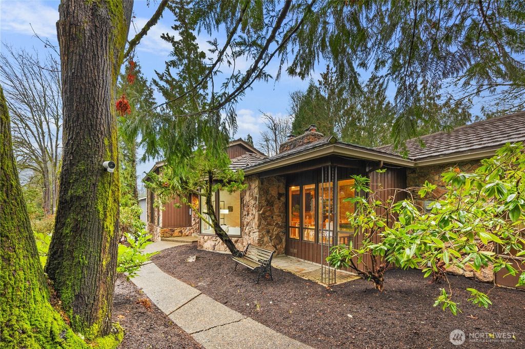 Photo of 25330 215th Place SE, Maple Valley, WA 98038 (MLS # 2461245)