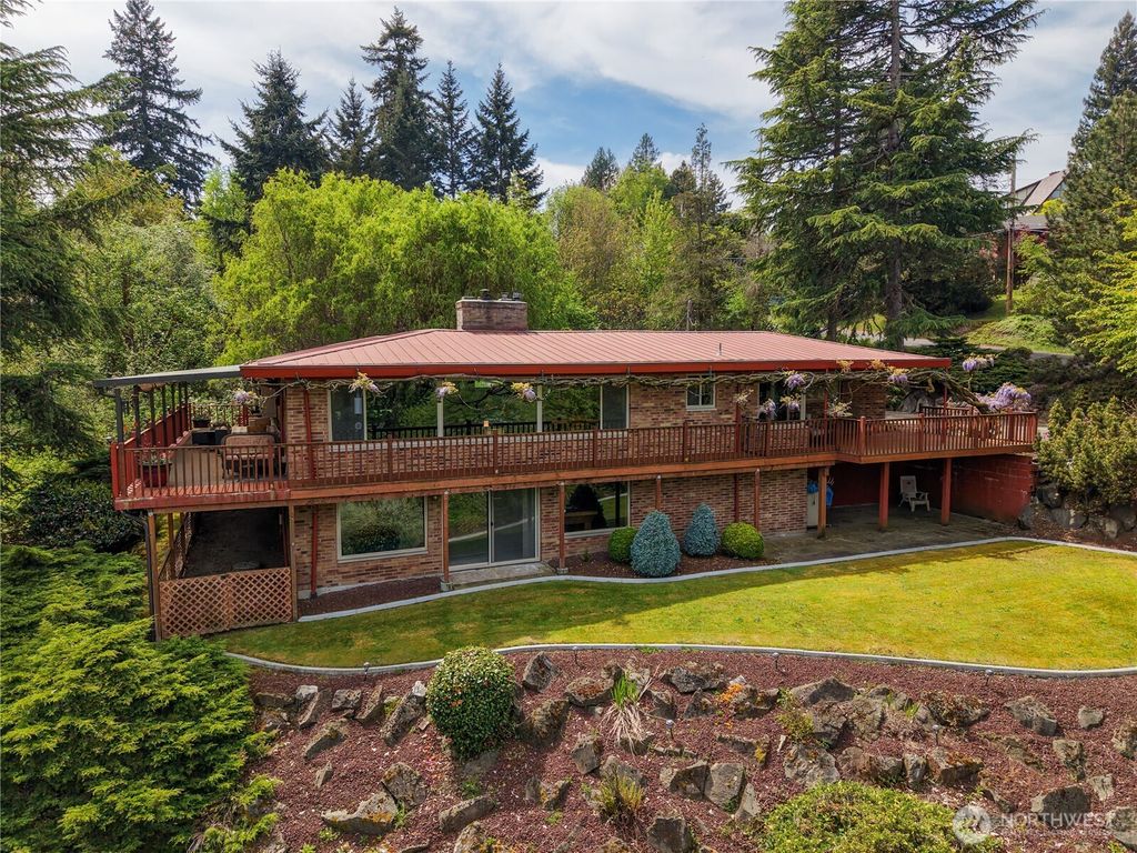 Photo of 1243 25th Street SE, Puyallup, WA 98372 (MLS # 2513933)
