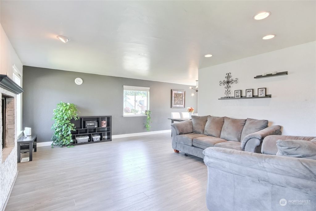 Photo of 26006 186th Place SE, Covington, WA 98042 (MLS # 2074638)