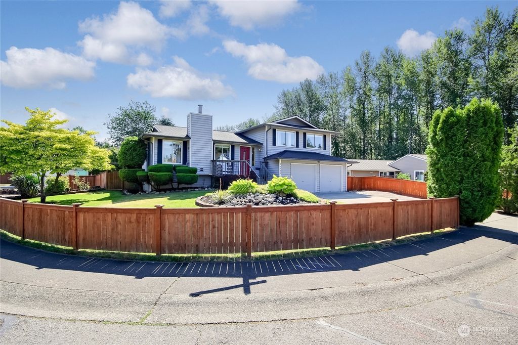 Photo of 26006 186th Place SE, Covington, WA 98042 (MLS # 2074638)