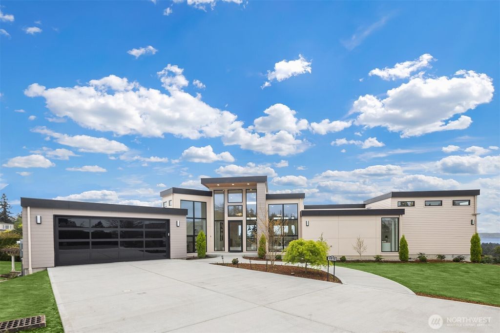 Photo of 1810 91st Place NE, Clyde Hill, WA 98004 (MLS # 2510602)