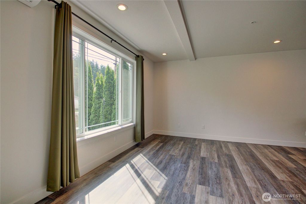 Photo of 313 E Hazel Street #D, Mount Vernon, WA 98273 (MLS # 2510572)