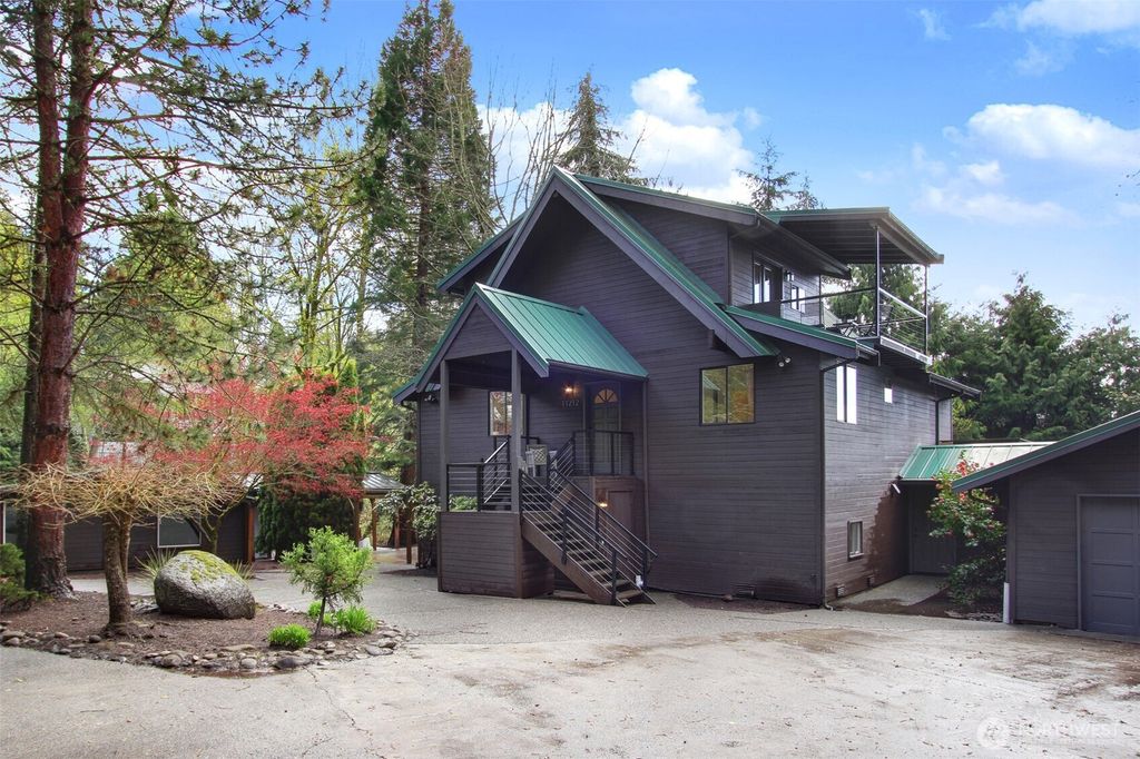 Photo of 11212 SE 74th Street, Newcastle, WA 98056 (MLS # 2357972)