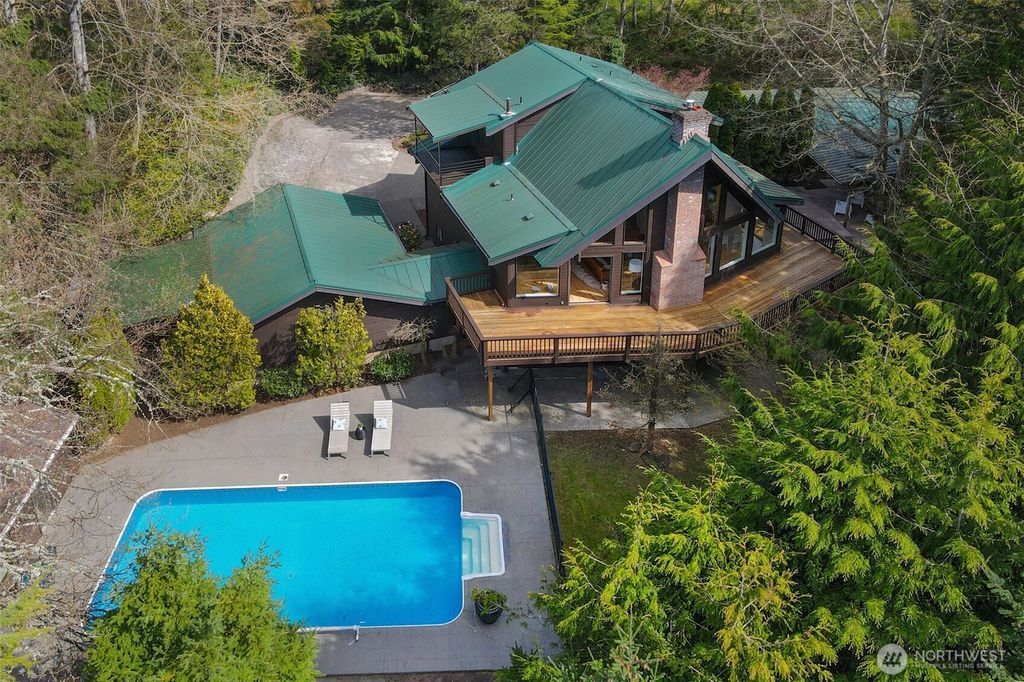 Photo of 11212 SE 74th Street, Newcastle, WA 98056 (MLS # 2357972)