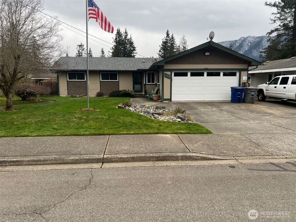 Photo of 509 NE 6th Street, North Bend, WA 98045 (MLS # 2490589)
