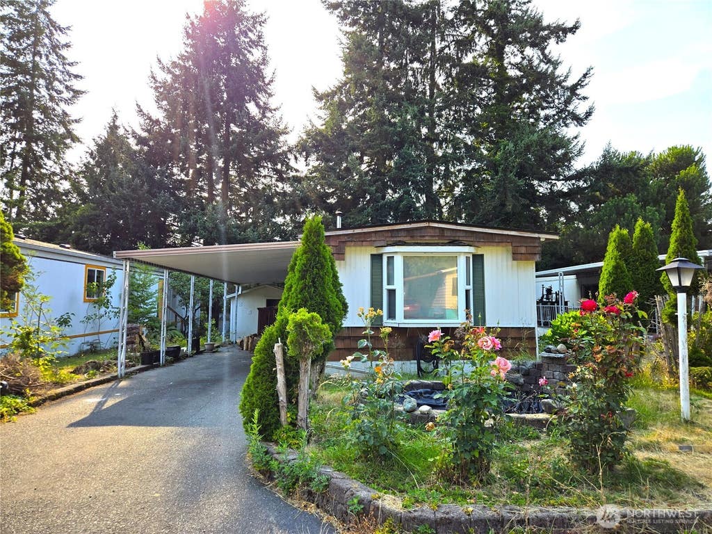 Photo of 5220 176th St ST SW #85, Lynnwood, WA 98037 (MLS # 2569579)