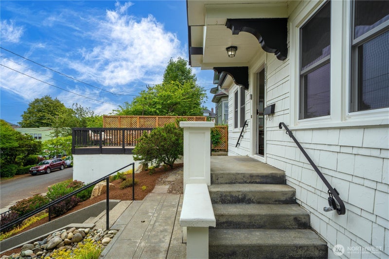 1509 4th Avenue W