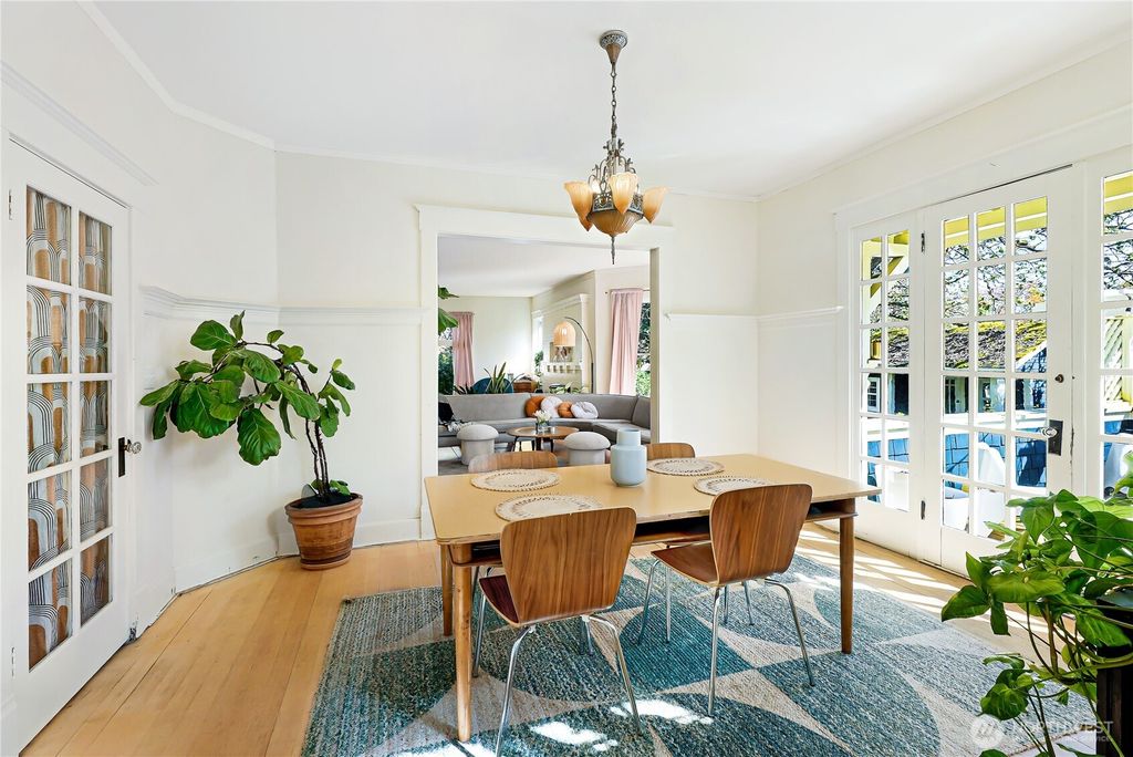 listing image 9364572209943518845