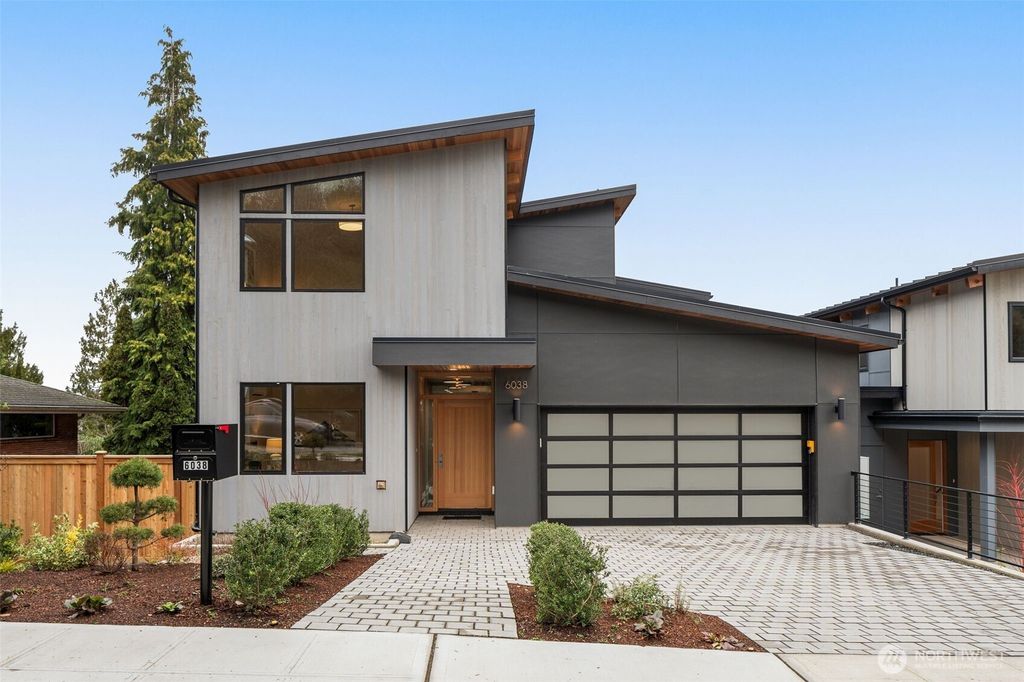 Photo of 6038 50th Avenue NE, Seattle, WA 98115 (MLS # 2498683)