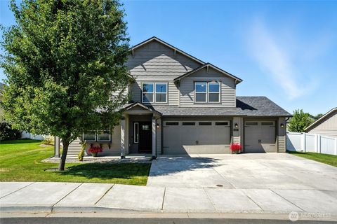 Photo of 1382 Caprio Loop, Walla Walla, WA 99362 (MLS # 2422199)