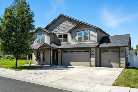 Photo of 1382 Caprio Loop, Walla Walla, WA 99362 (MLS # 2422199)