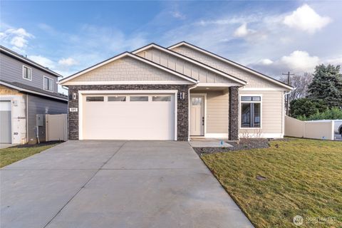 Photo of 544 S Oasis Loop, East Wenatchee, WA 98802 (MLS # 2481615)