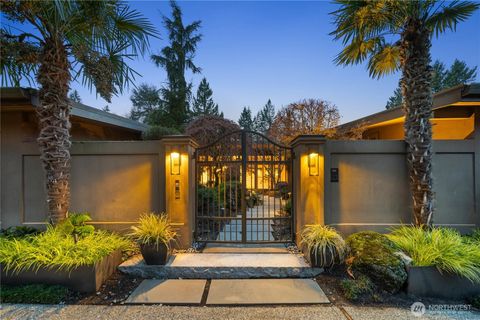 Photo of 3215 78th Place NE, Medina, WA 98039 (MLS # 2466381)