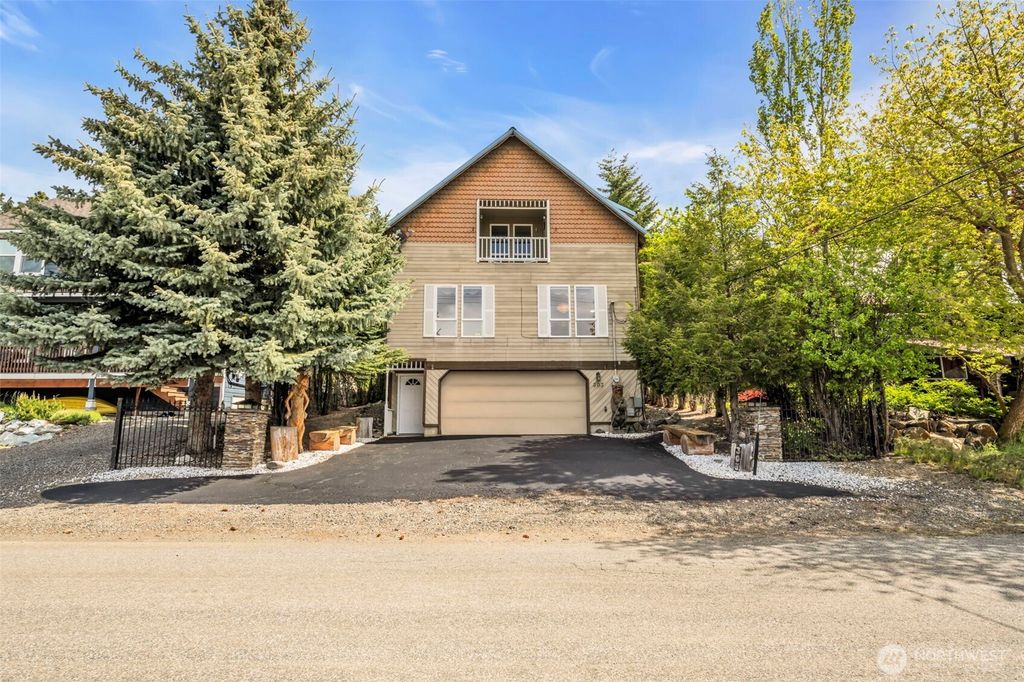Photo of 303 N B Street, Roslyn, WA 98941 (MLS # 2516121)