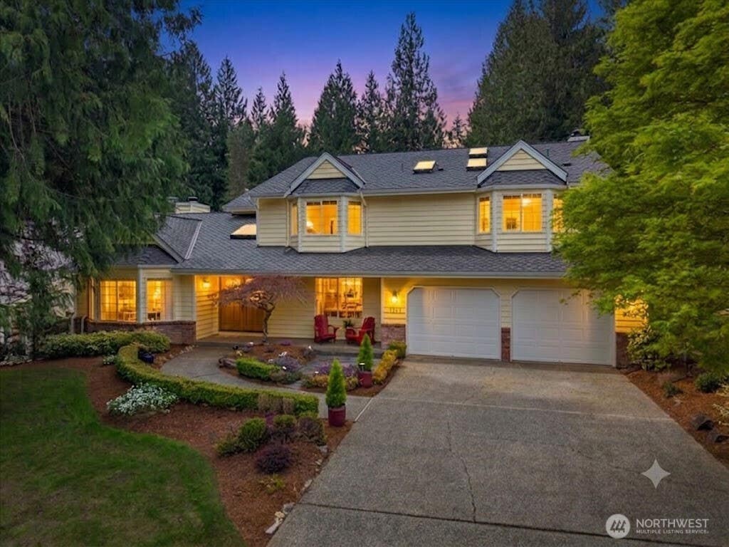 Photo of 2837 220th Place NE, Sammamish, WA 98074 (MLS # 2571524)