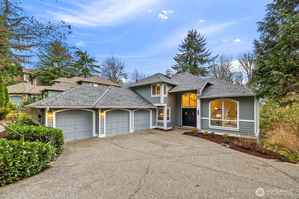 Photo of 7422 NE 163rd Street, Kenmore, WA 98028 (MLS # 2481886)