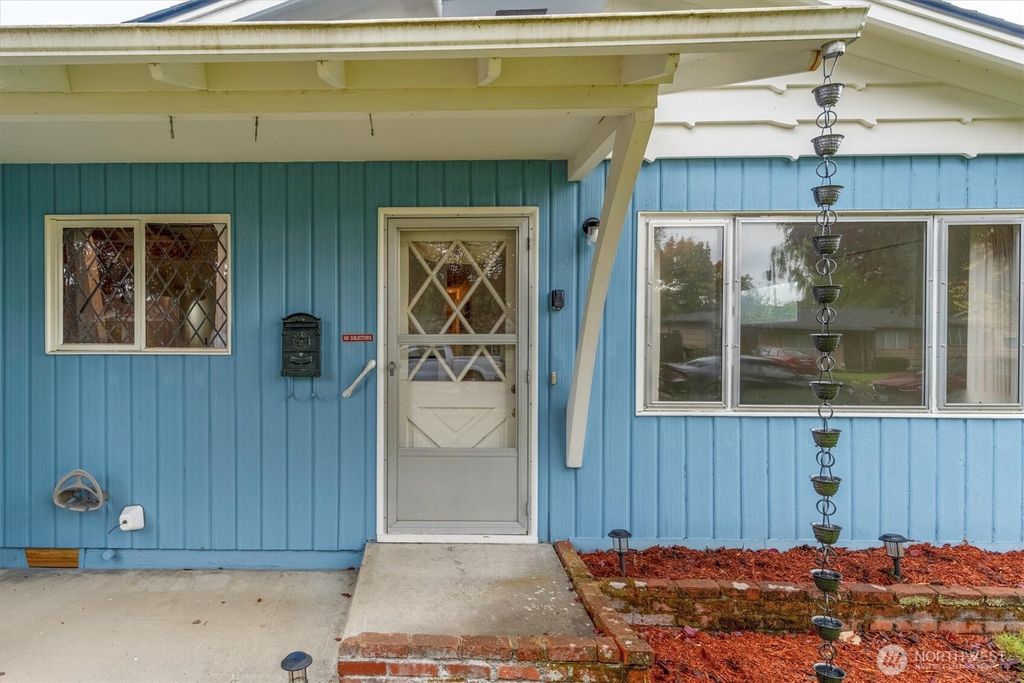 Photo of 2626 Taylor Avenue, Longview, WA 98632 (MLS # 2449127)