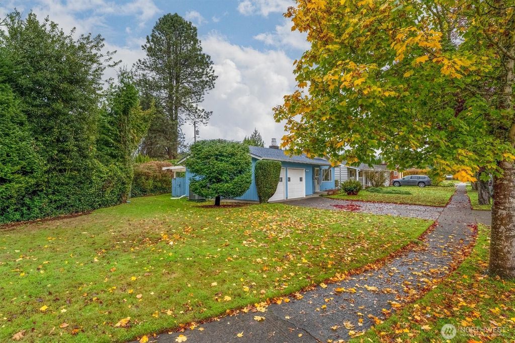 Photo of 2626 Taylor Avenue, Longview, WA 98632 (MLS # 2449127)