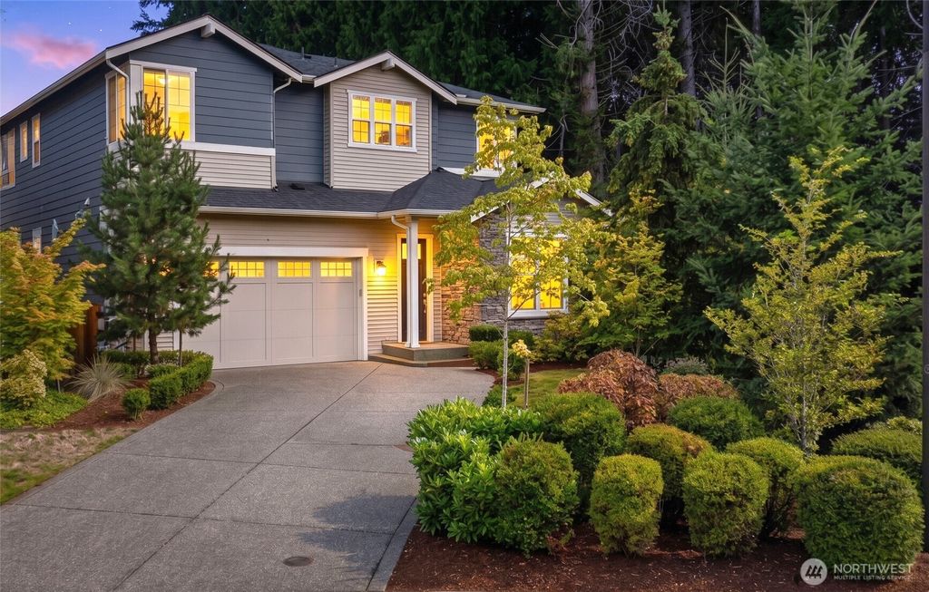 Photo of 21888 SE 5TH Place, Sammamish, WA 98074 (MLS # 2525613)