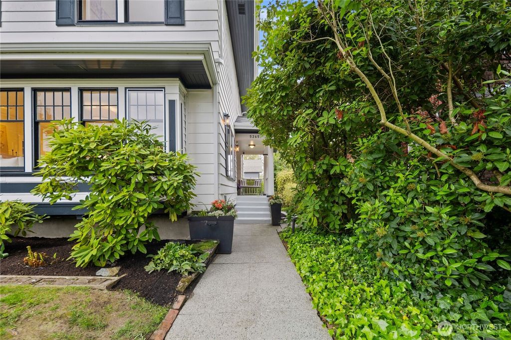 Photo of 5265 16th Avenue NE, Seattle, WA 98105 (MLS # 2514310)