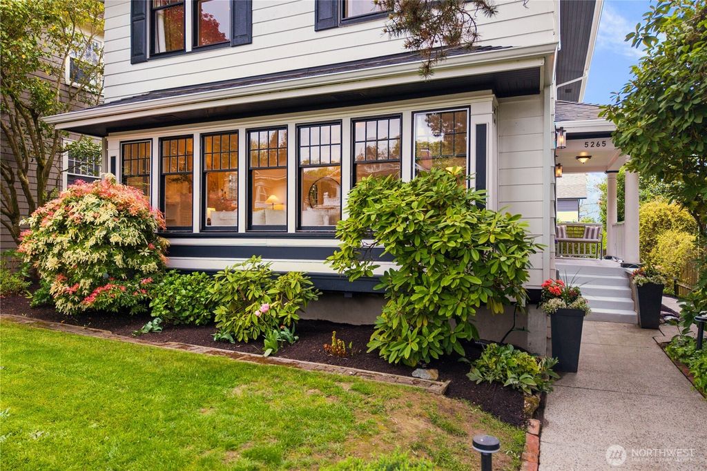 Photo of 5265 16th Avenue NE, Seattle, WA 98105 (MLS # 2514310)