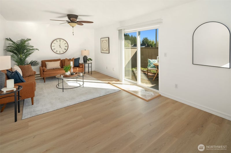 6122 N 16th I-102