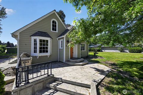 Photo of 5810 119th Avenue E, Puyallup, WA 98372 (MLS # 2531535)