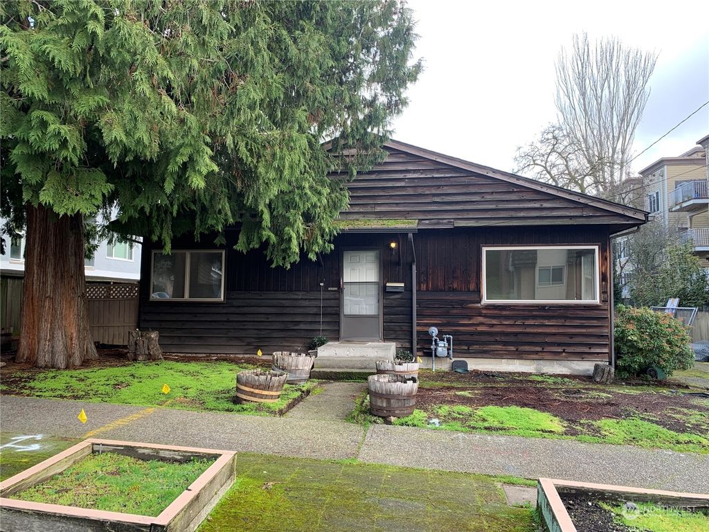 Photo of 6514 23rd Avenue NE, Seattle, WA 98115 (MLS # 2325330)