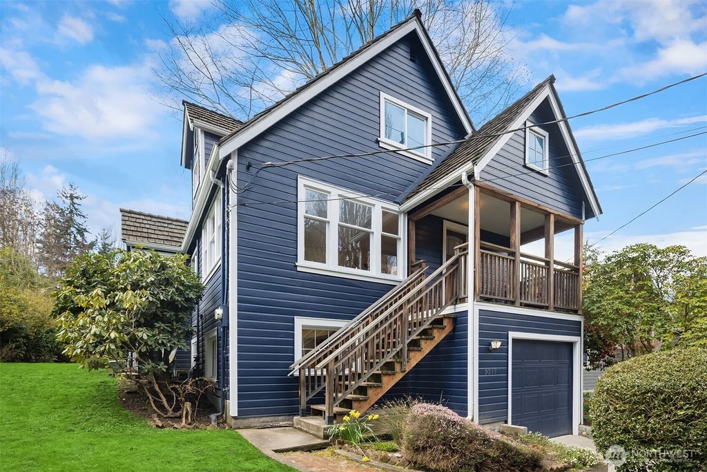 Photo of 9213 25TH Avenue NE, Seattle, WA 98115 (MLS # 2502197)