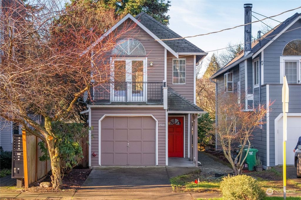 Photo of 7511 25th Avenue NE, Seattle, WA 98115 (MLS # 2320649)