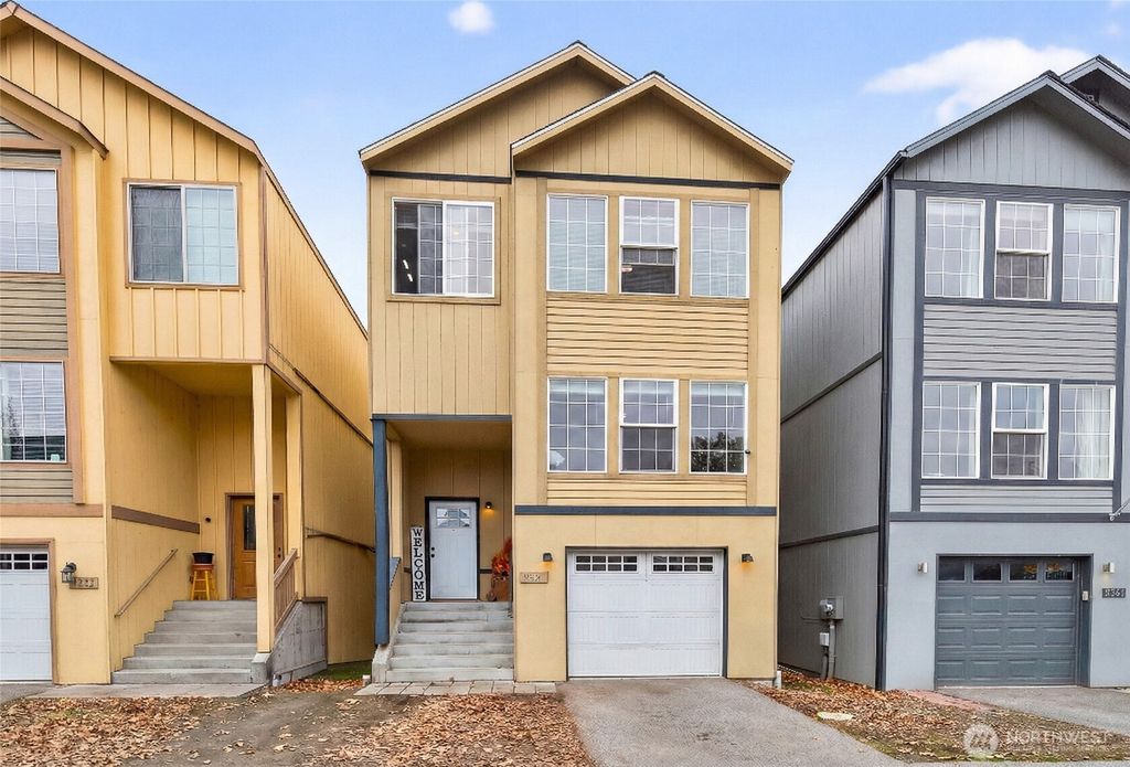 Photo of 1506 Historic Lane, Wenatchee, WA 98801 (MLS # 2480839)