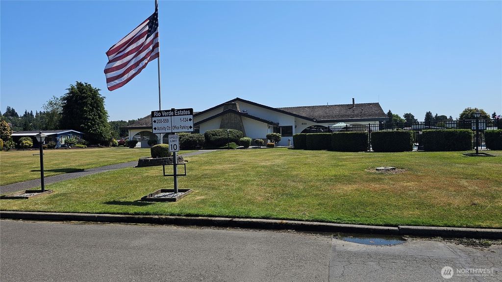 Photo of 1402 22nd Street NE #252, Auburn, WA 98002 (MLS # 2389204)