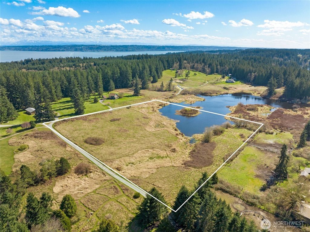 Photo of 4320 Barbara Lane, Clinton, WA 98236 (MLS # 2500961)