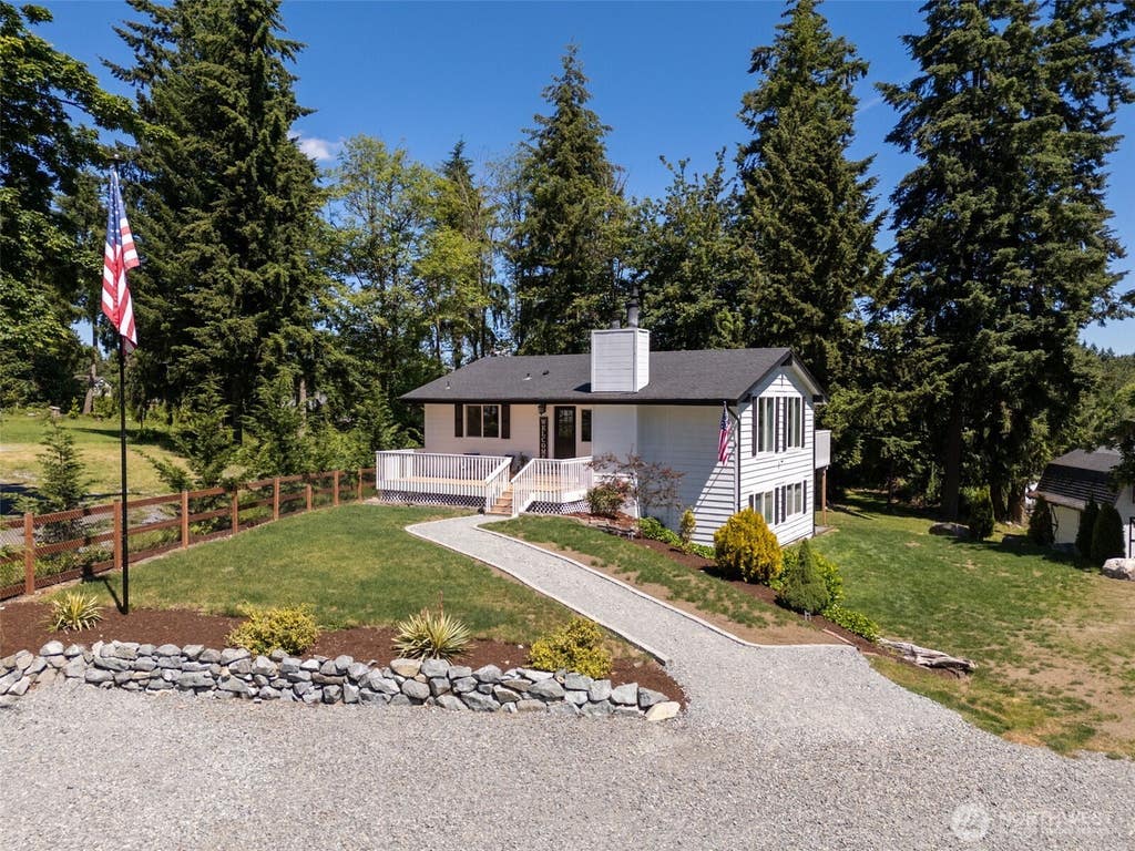 Photo of 13923 233rd Street Ct E, Graham, WA 98338 (MLS # 2538342)
