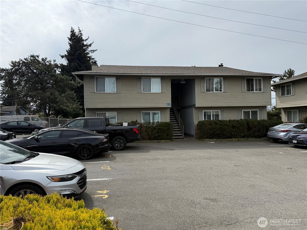 Photo of 3020 S 216th Street #J, SeaTac, WA 98198 (MLS # 2510250)