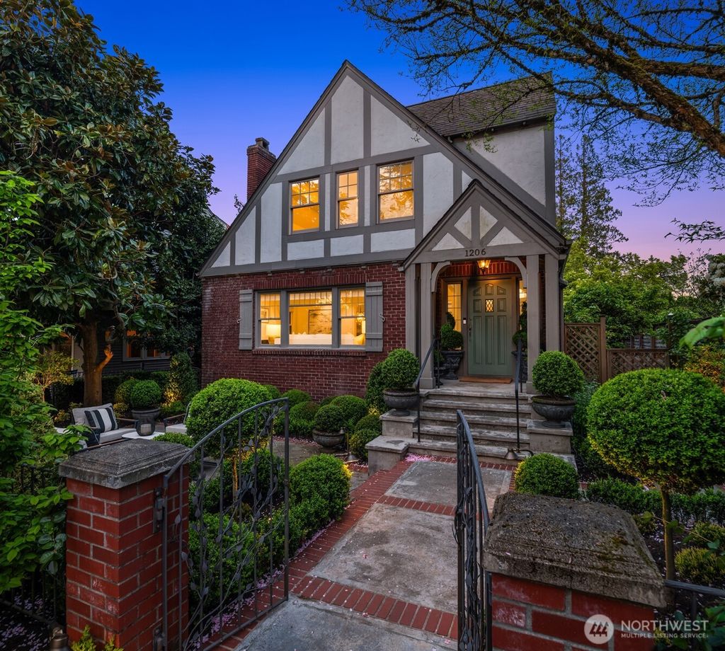 Photo of 1206 37th Avenue E, Seattle, WA 98112 (MLS # 2514933)