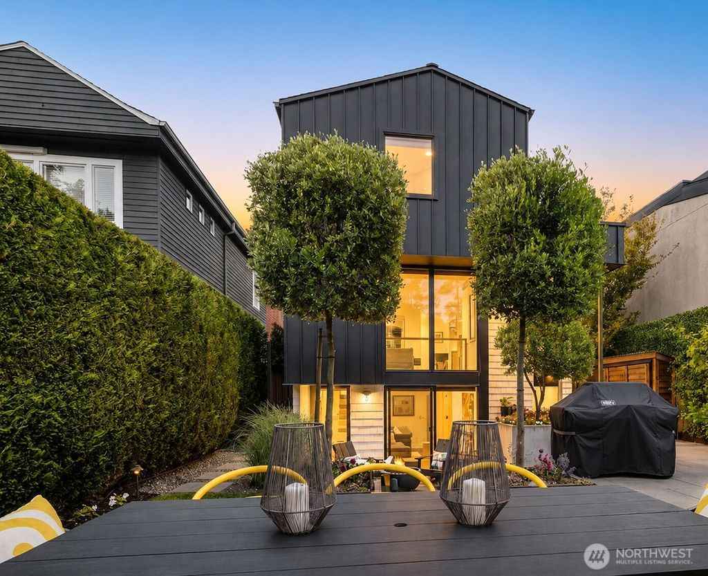 Photo of 2015 42nd Avenue E, Seattle, WA 98112 (MLS # 2537657)