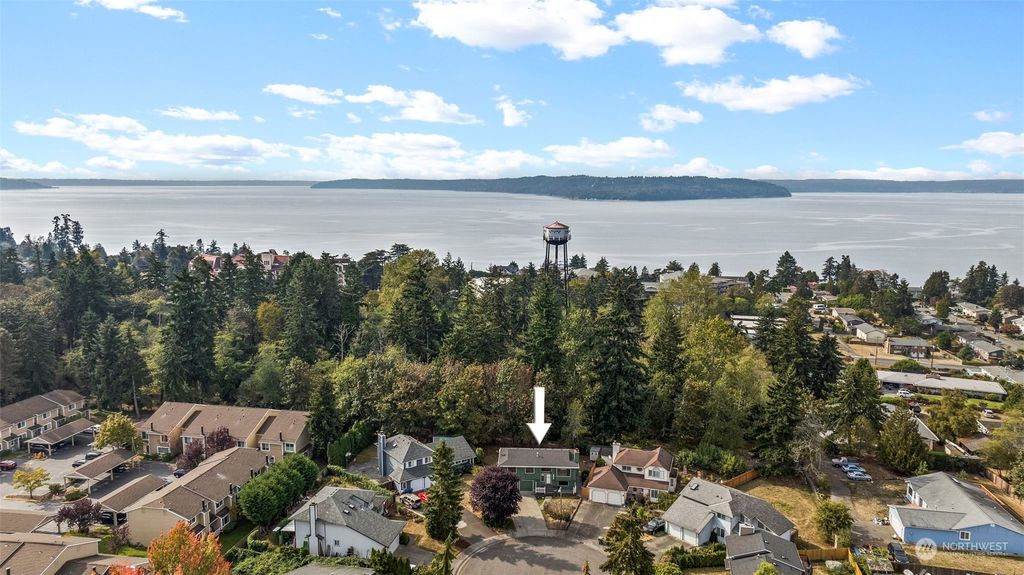 Photo of 1205 S 236th Place, Des Moines, WA 98198 (MLS # 2006868)