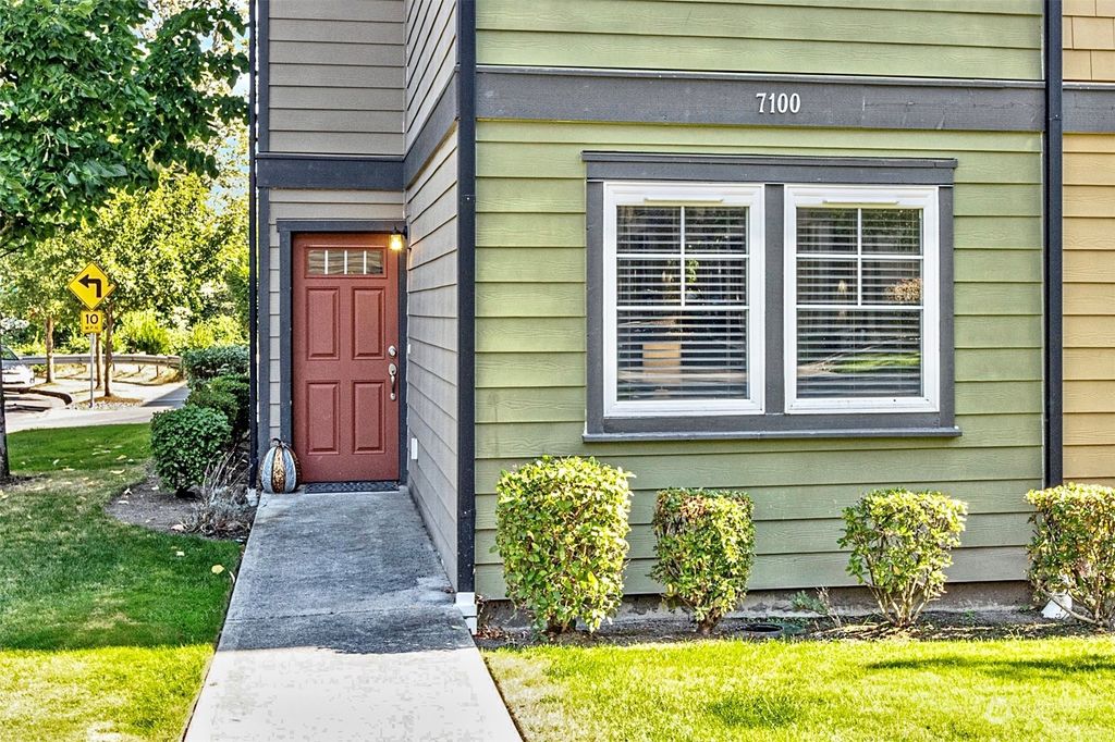 Photo of 7100 Shinkle Place SW, Seattle, WA 98106 (MLS # 2001114)