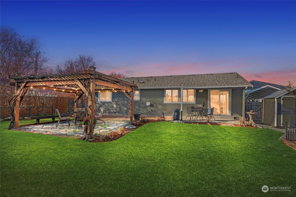 Photo of 2807 113th Avenue NE, Lake Stevens, WA 98258 (MLS # 2215508)
