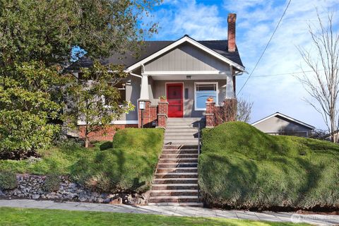 Photo of 6526 16th Avenue NW, Seattle, WA 98117 (MLS # 2481699)